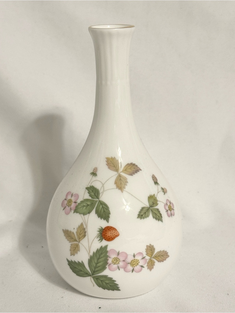 Vintage 1960’s Wedgwood Wild Strawberry 5.5 inch Bud Vase - English Bone China
